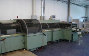 Imagen Foto de maquinaría de tapas duras.